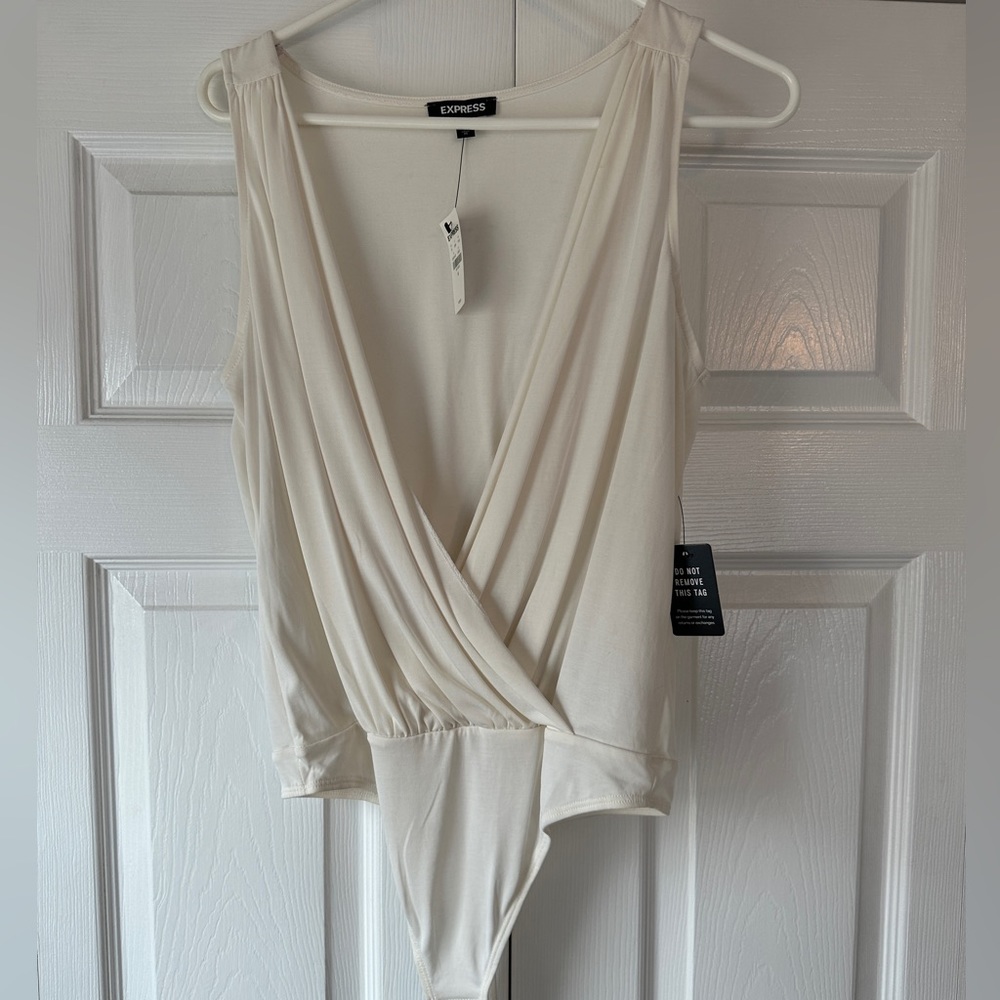 Express, Off White low cut Bodysuit size Medium
